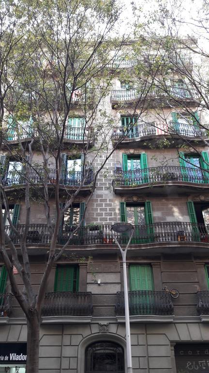 Aparteasy - Authentic Family Apartment Barcellona Esterno foto