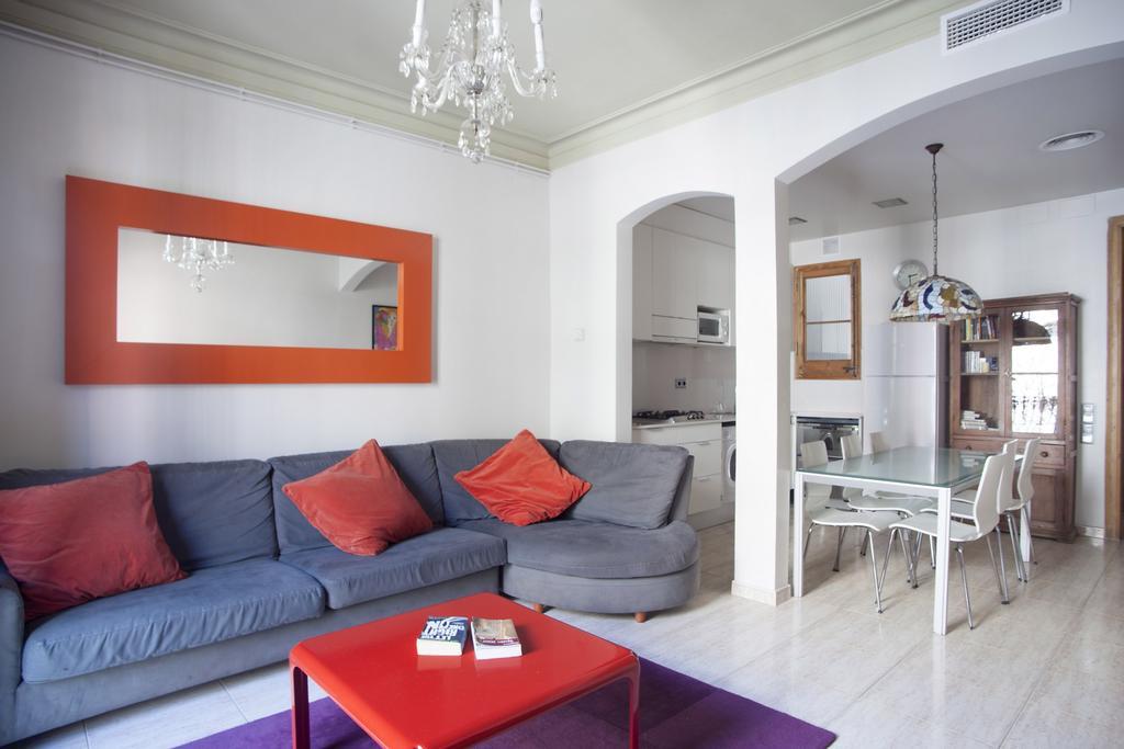 Aparteasy - Authentic Family Apartment Barcellona Esterno foto